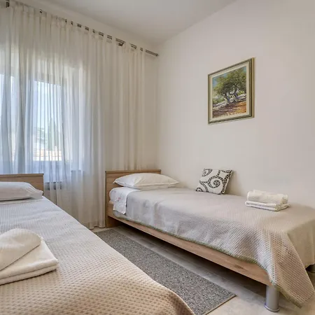 Lilly 2 By Interhome *