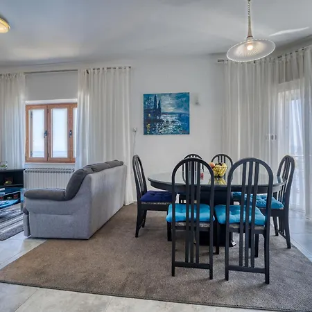 Lilly 2 By Interhome *