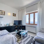 Lilly 2 By Interhome