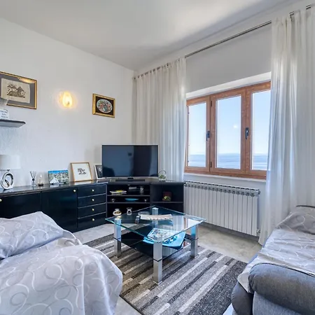 Lilly 2 By Interhome