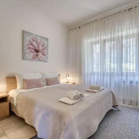 Lilly 2 By Interhome