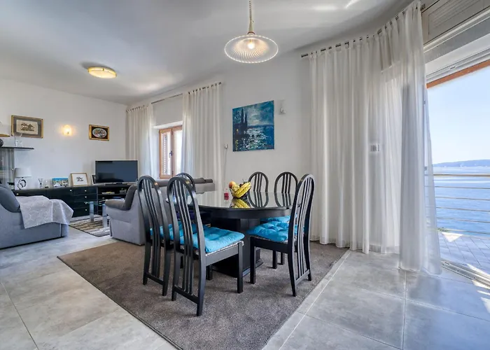 Lilly 2 By Interhome Apartman